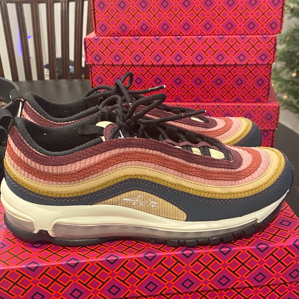 Nike Air Max Multicolor Athletic Shoes - Picture 3 of 8